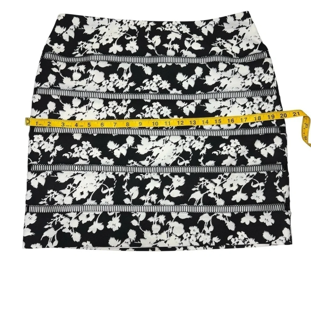 White House Black Market skirt Black and White Floral Mini Skirt